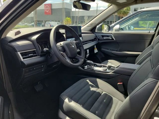 Used 2026 Gray Mitsubishi SE image 28