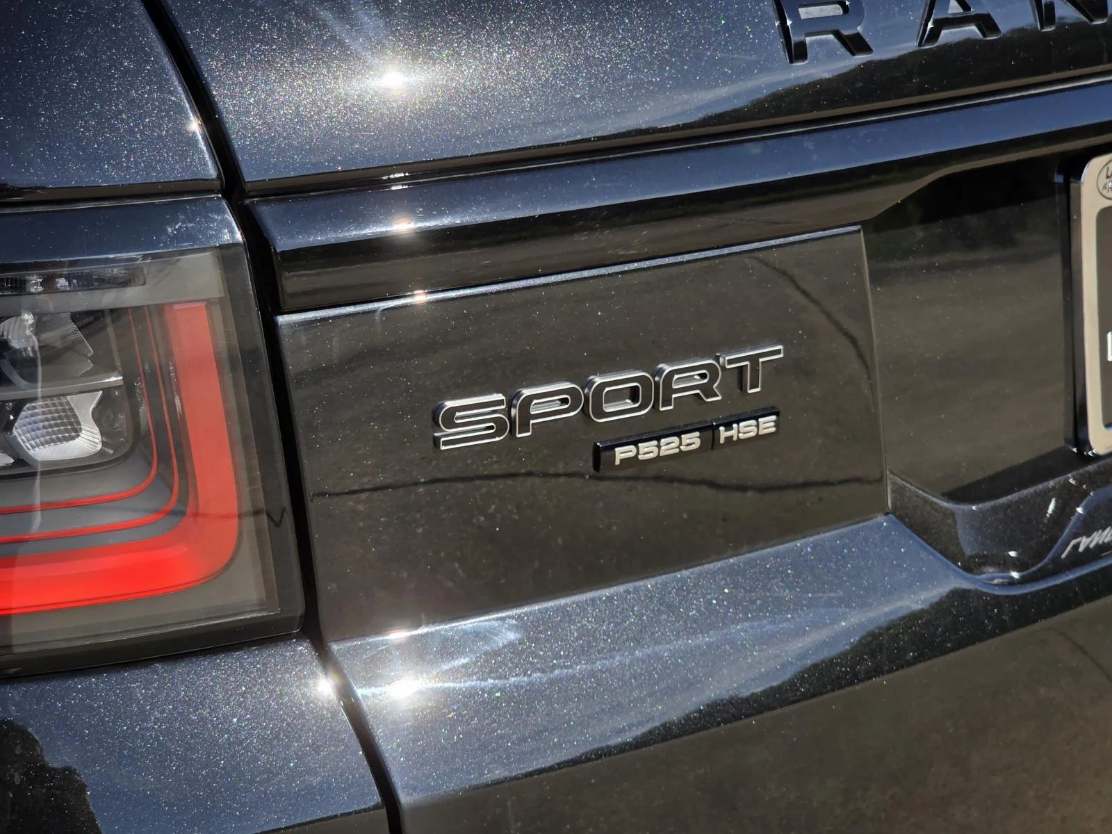 Used 2020 Narvik Black Land Rover HSE Dynamic image 8