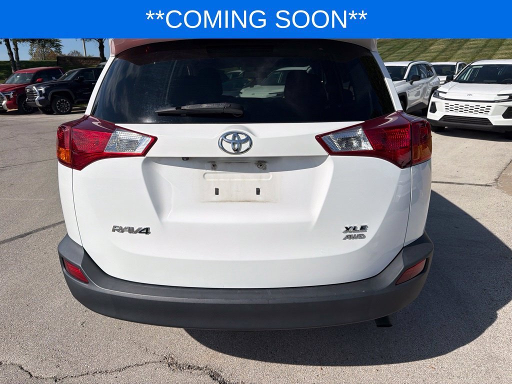 Used 2015 White Toyota XLE image 7
