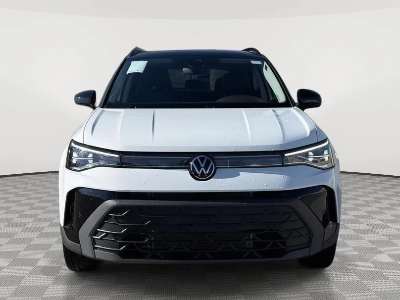 New 2026 Pure White w/Deep Black Roof Volkswagen SE Black image 8
