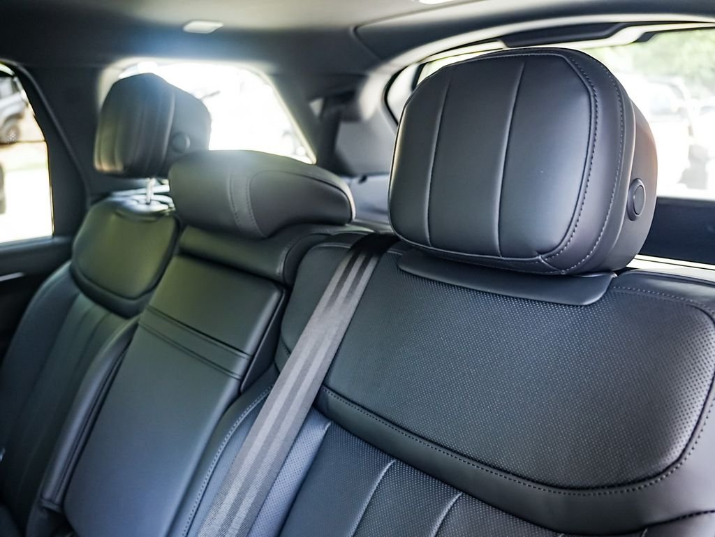 New 2026 Santorini Black Land Rover SE image 28