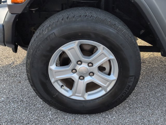 Certified Used 2022 Gray Jeep Sport S image 10