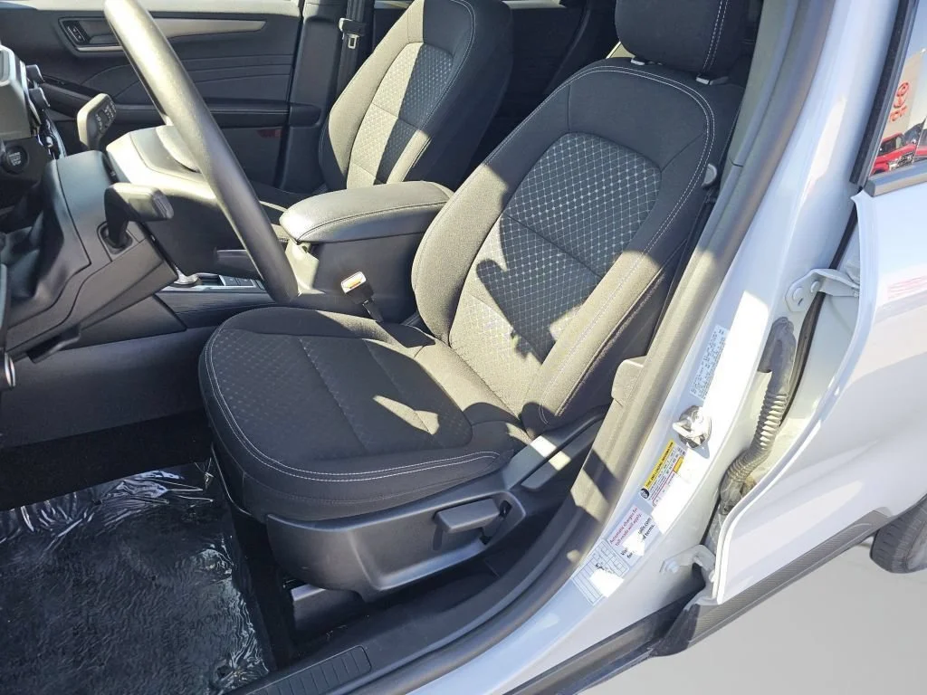 Used 2025 Silver Metallic Ford Active image 6