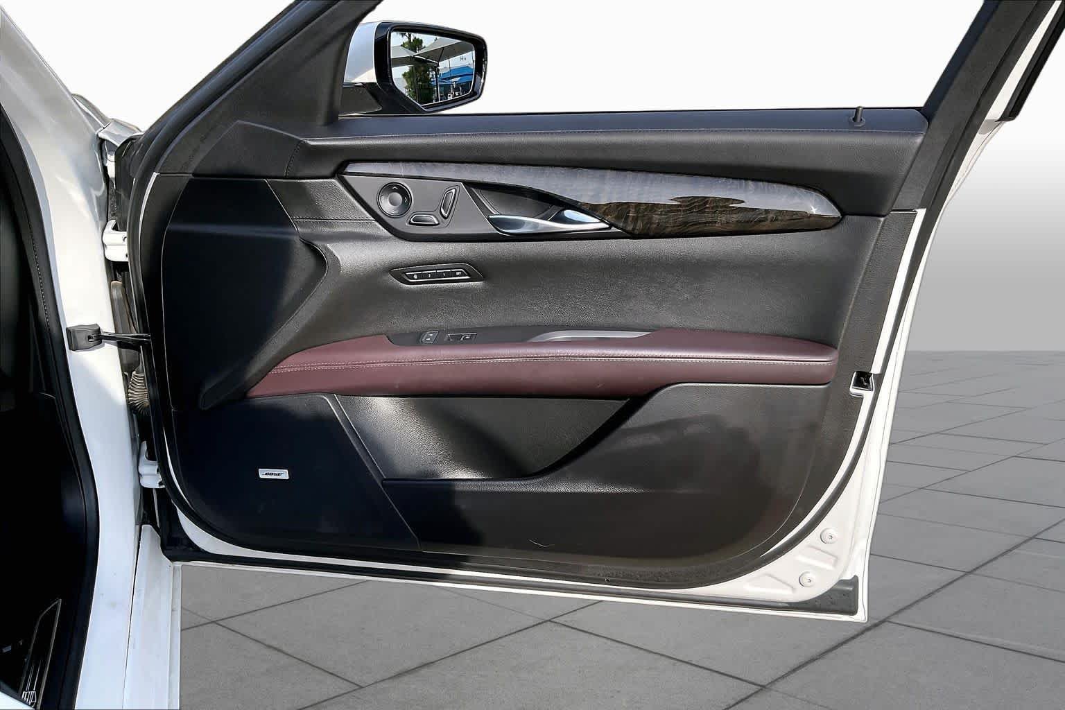 Used 2020 Crystal White Tricoat Cadillac Premium Luxury image 22
