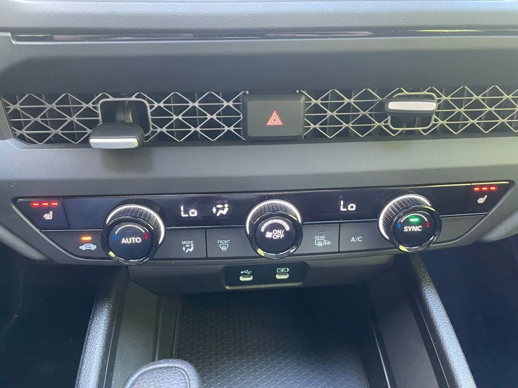 2025 Honda Accord SE - Photo 17