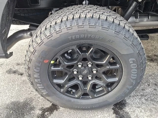 New 2026 Carbonized Gray Metallic Ford XLT image 6