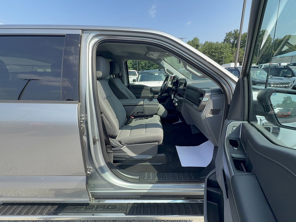 Certified Used 2025 Iconic Silver Ford XLT image 21