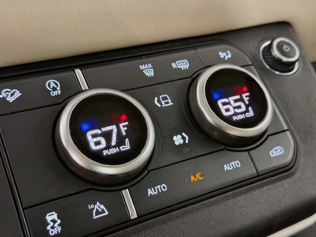 Used 2022 Black Land Rover S image 16