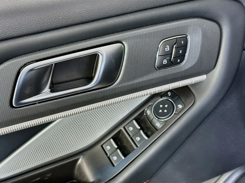 New 2026 Agate Black Metallic Ford ST image 18