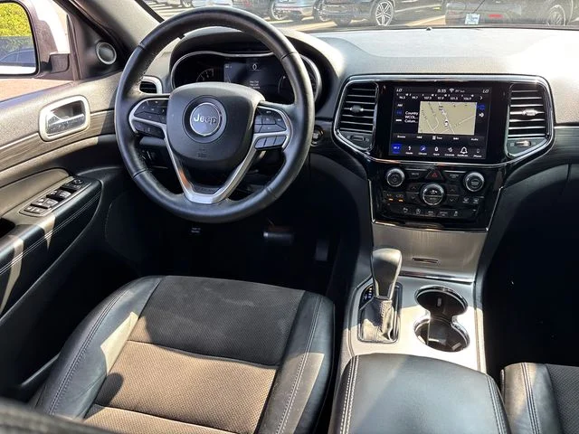 Used 2019 White Jeep Altitude image 11