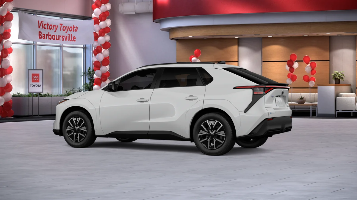 New 2026 Wind Chill Pearl Toyota XLE image 40