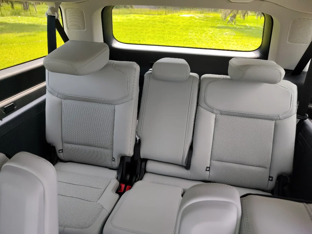 New 2027 Star White Metallic Tri-Coat Ford MAX Platinum image 16
