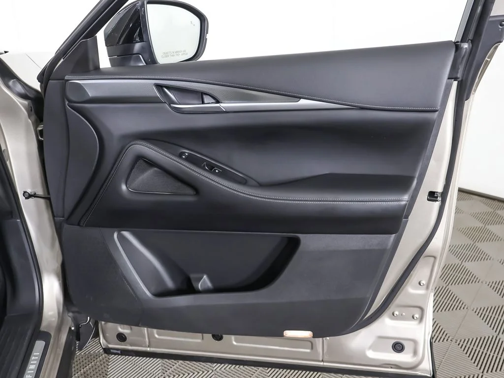 Used 2023 Titanium INFINITI LUXE image 27