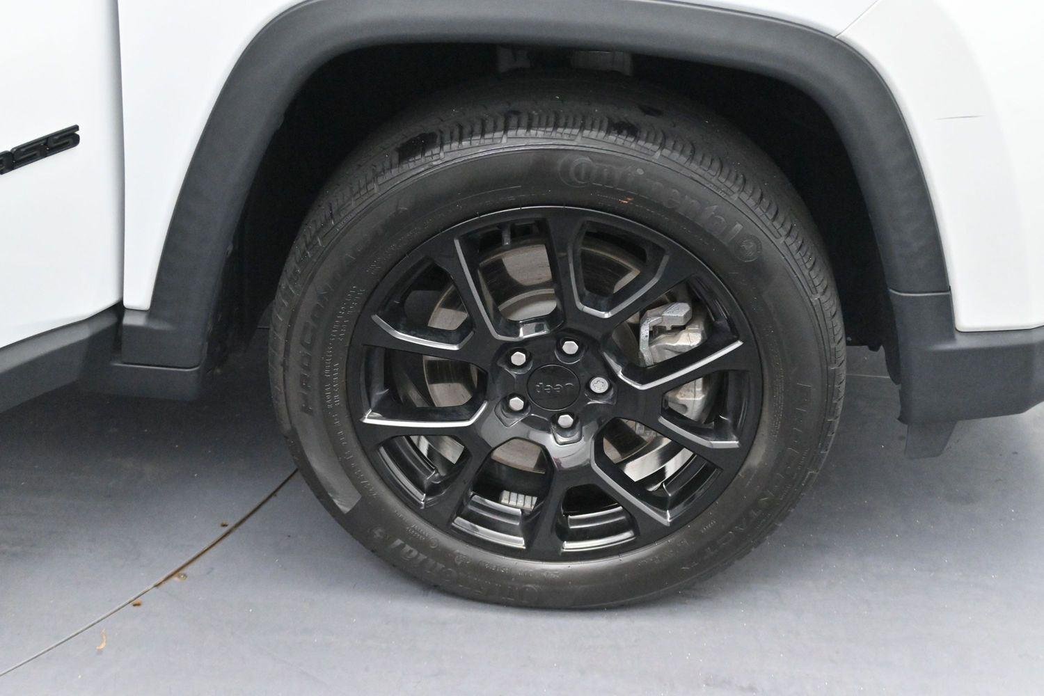 Used 2023 Bright White Clearcoat Jeep Altitude image 28