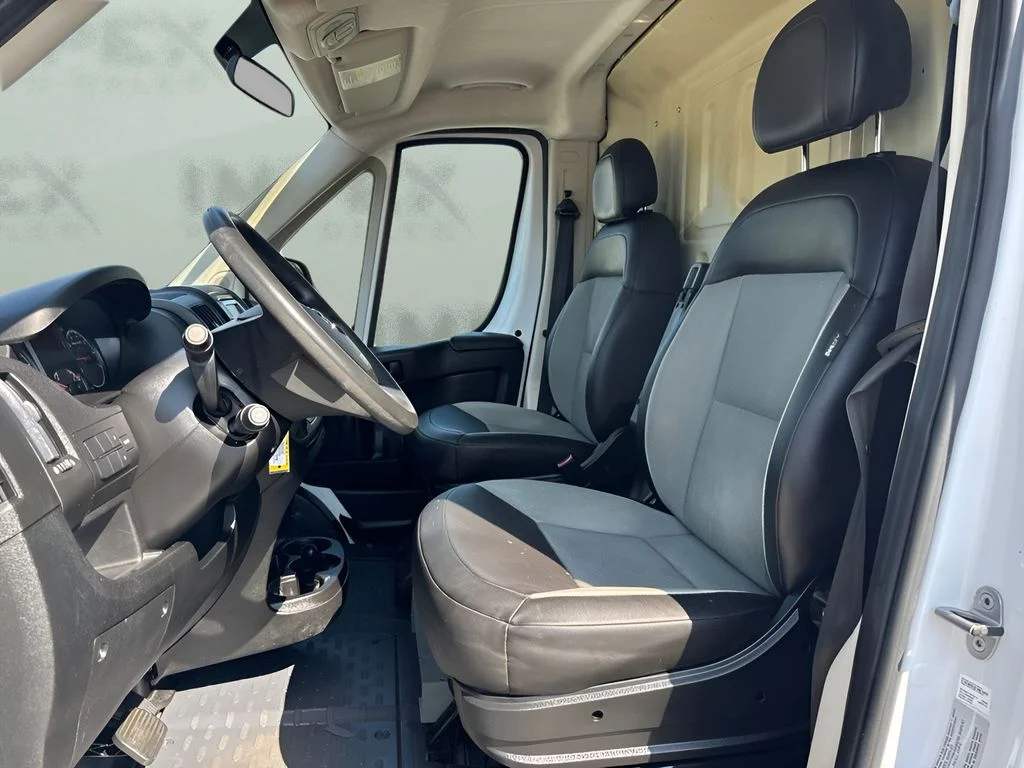 Used 2016 White Ram Low Roof image 9