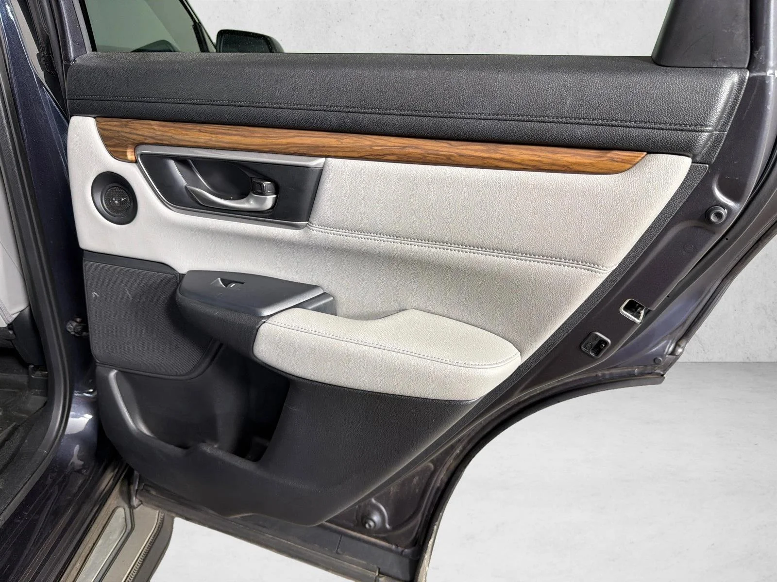 Used 2019 Silver Honda Touring image 18
