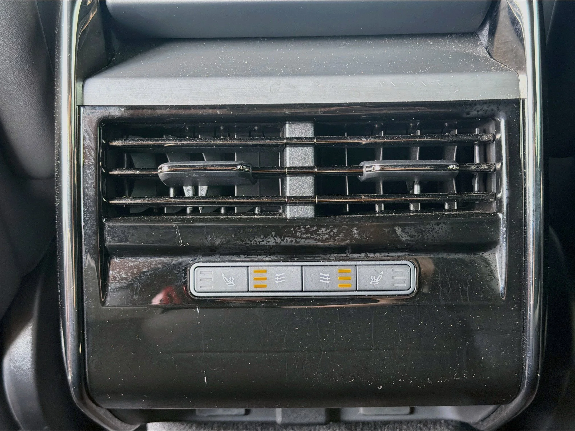 Used 2025 Santorini Black Metallic Land Rover SE image 21