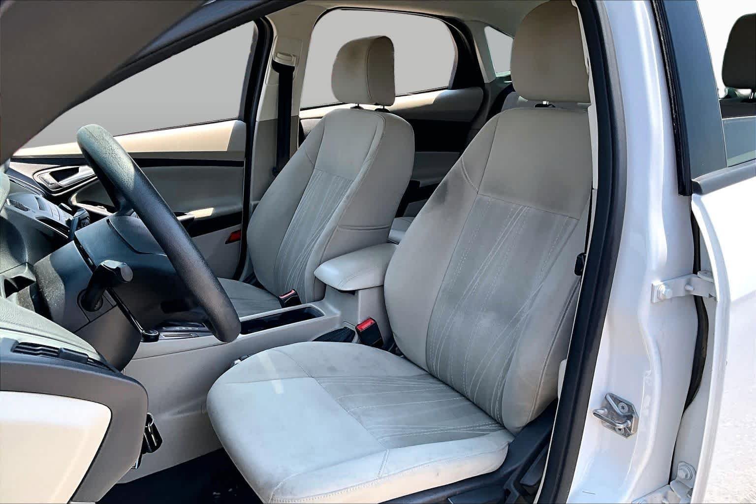 Pre-Owned 2015 Ford Focus SE