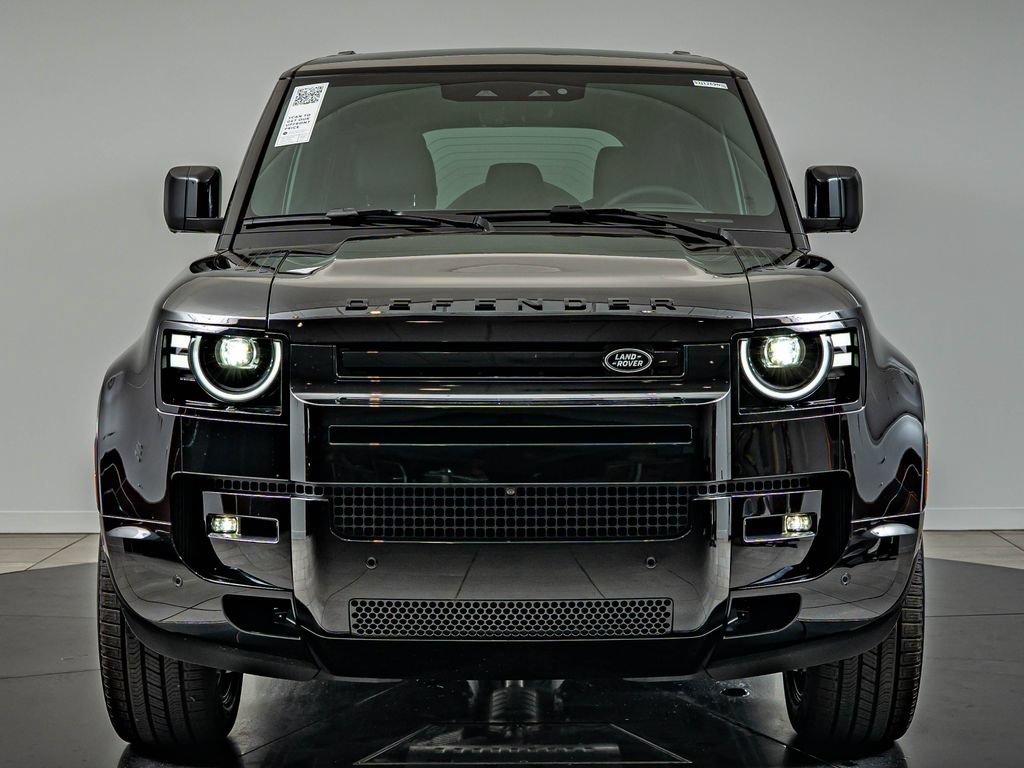 New 2026 Santorini Black Land Rover X-Dynamic SE image 2