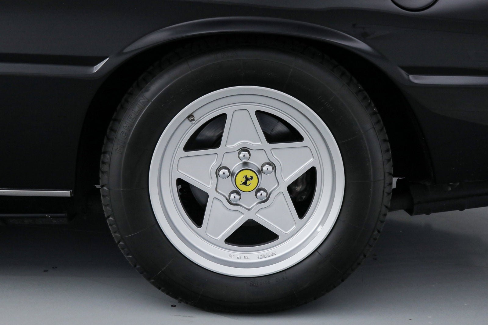 Used 1983 Nero Ferrari  image 38