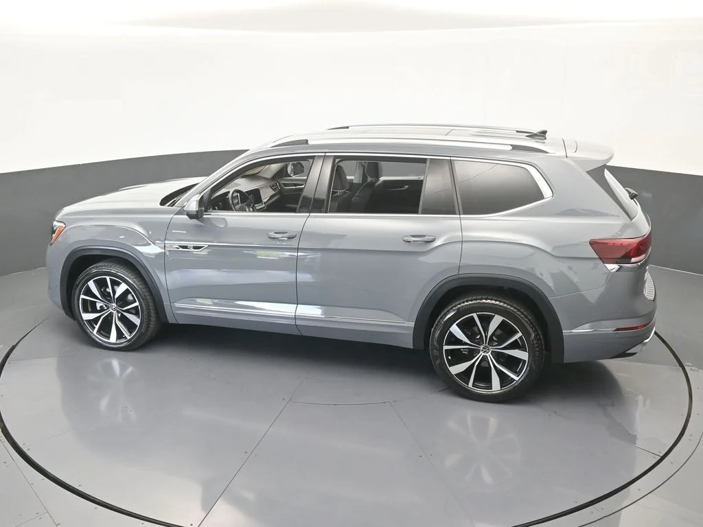 Used 2025 Gray Volkswagen 2.0T SEL Premium R-Line image 51