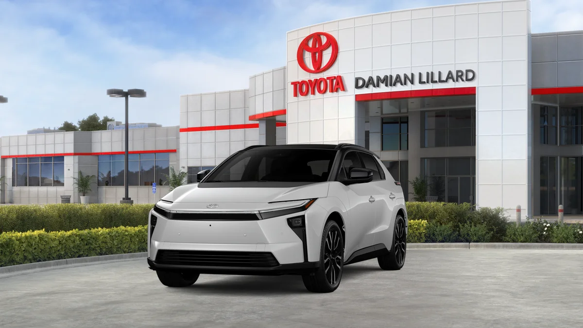 New 2026 Wind Chill Pearl with Midnight Black Metallic roof Toyota Limited image 18