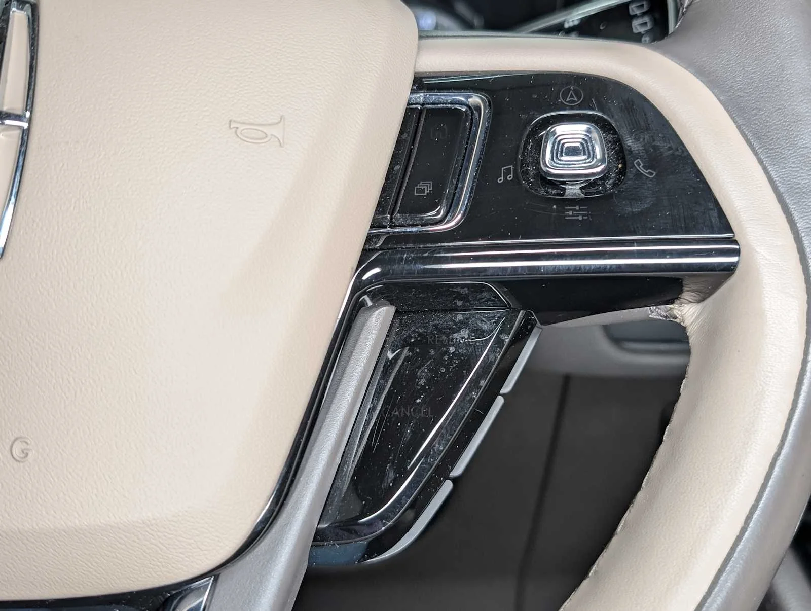 Used 2022 Pristine White Metallic Tri-Coat Lincoln Standard image 37