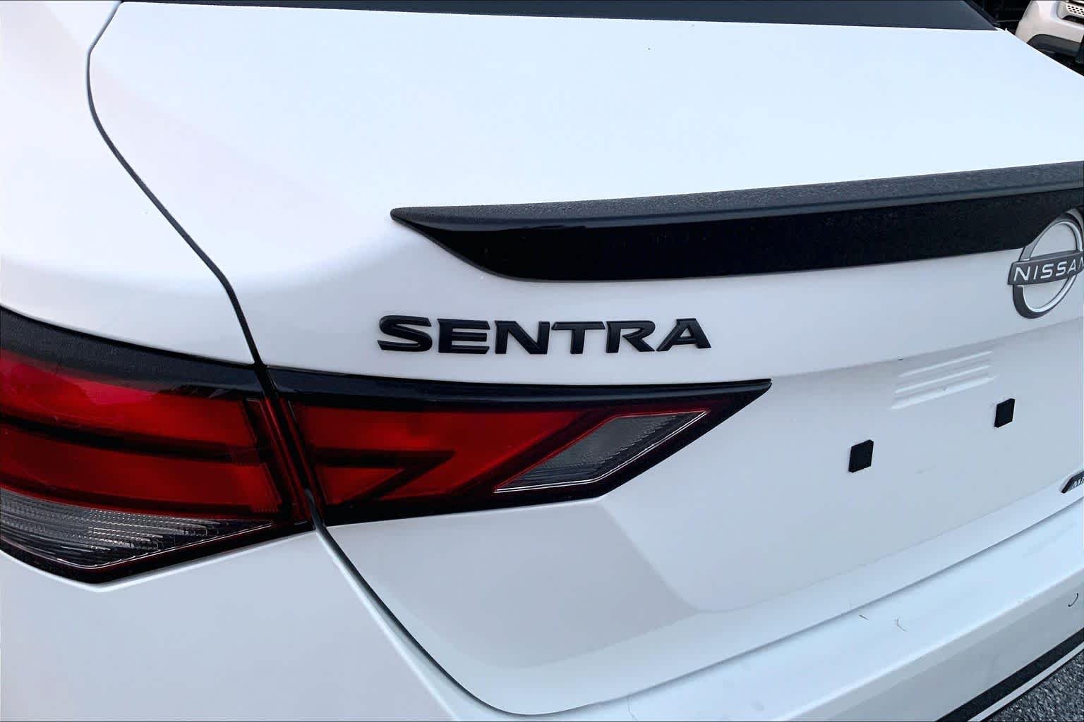 Used 2025 Aspen White Tricoat/Super Black Nissan SR image 29