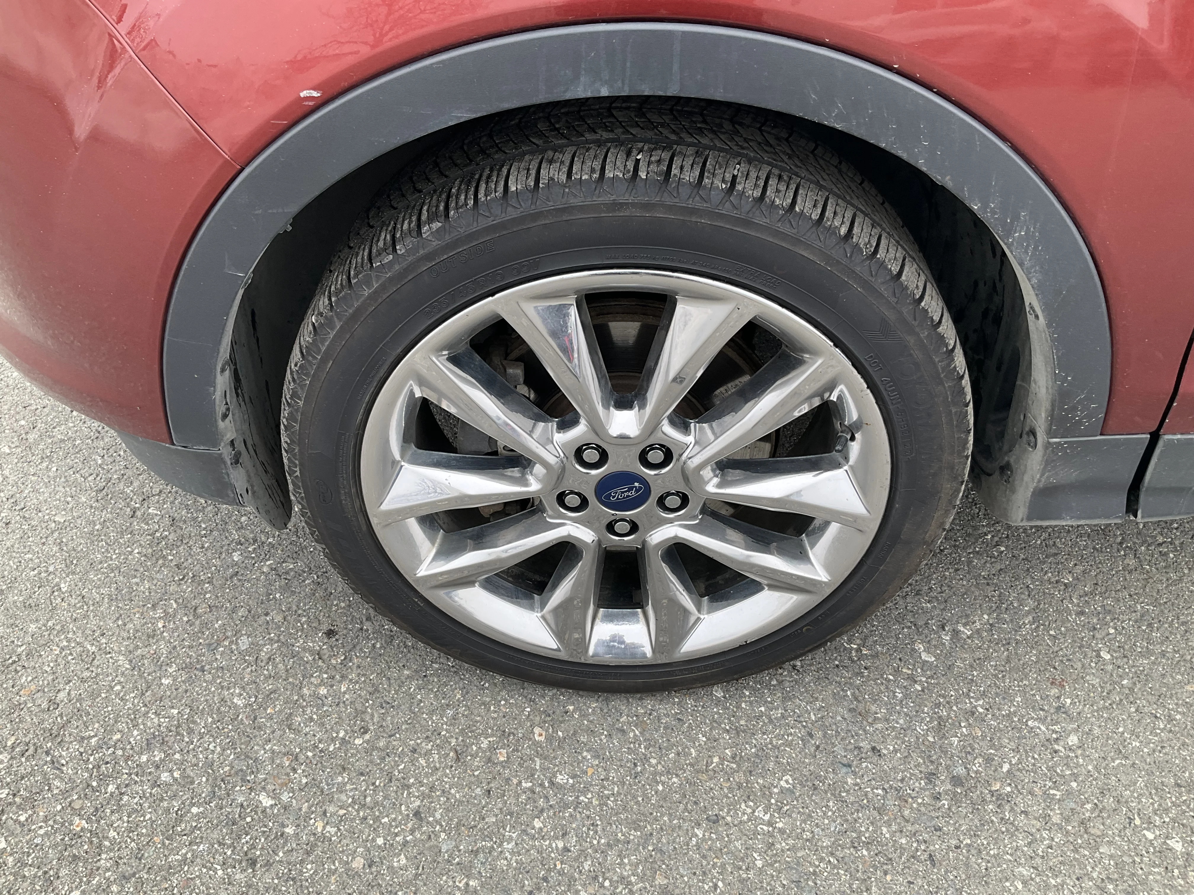 Used 2015 Ruby Red Metallic Tinted Clearcoat Ford SE image 6