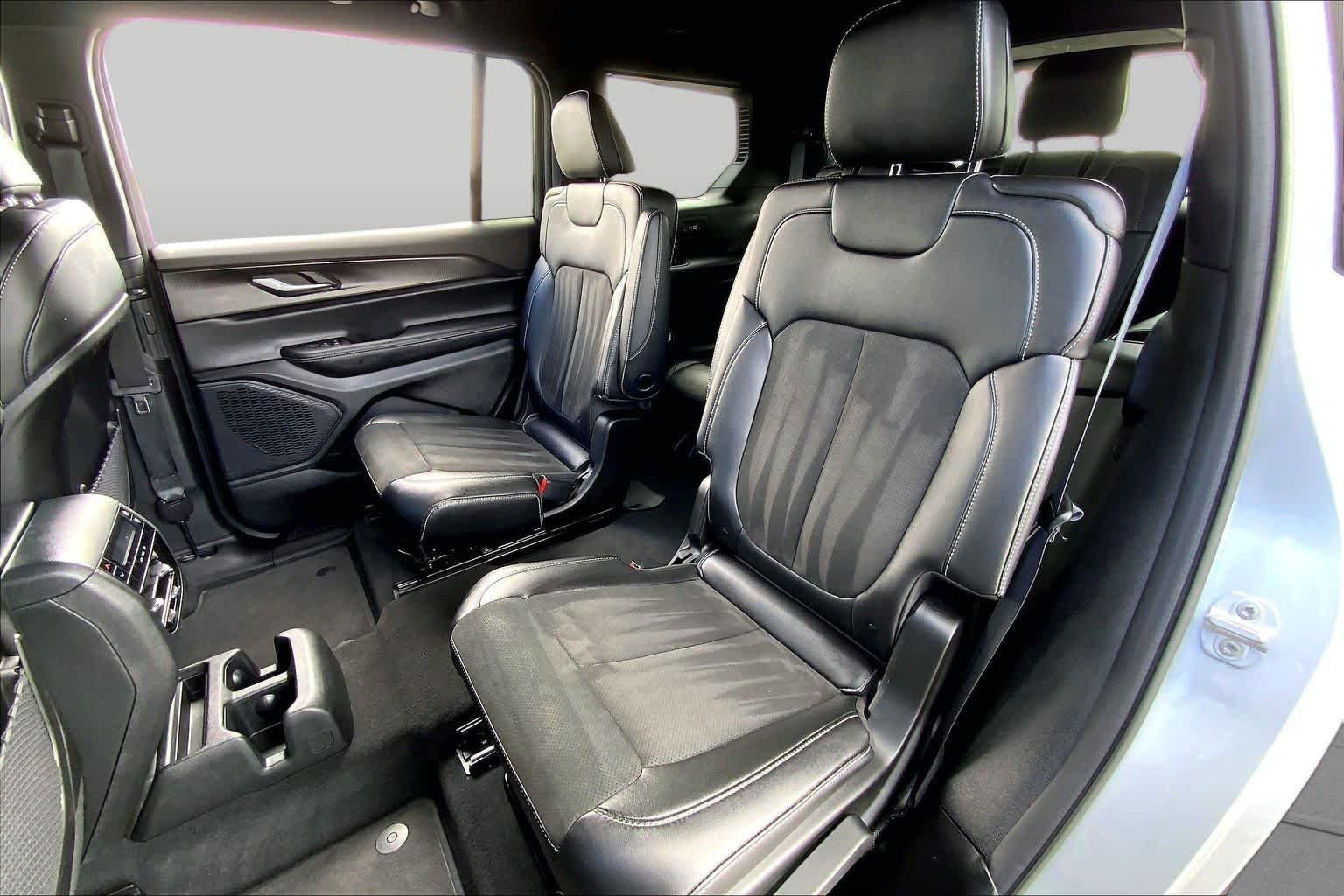 Used 2025 Silver Zynith Jeep Altitude X image 20