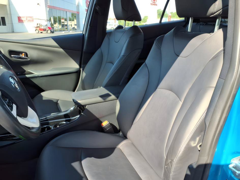 Used 2017 Blue Magnetism Toyota Advanced image 14