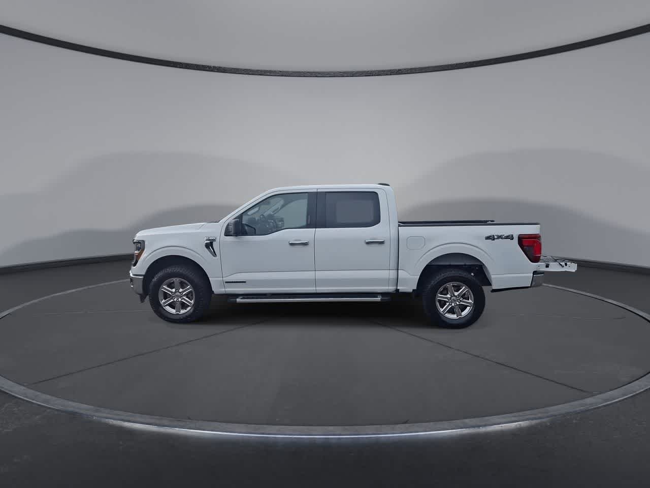 Certified Used 2024 Oxford White Clearcoat Ford XLT image 5