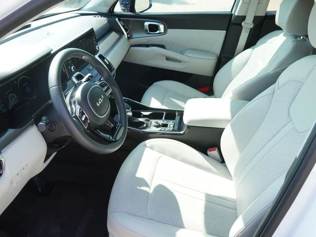 Used 2023 White Kia SX image 19