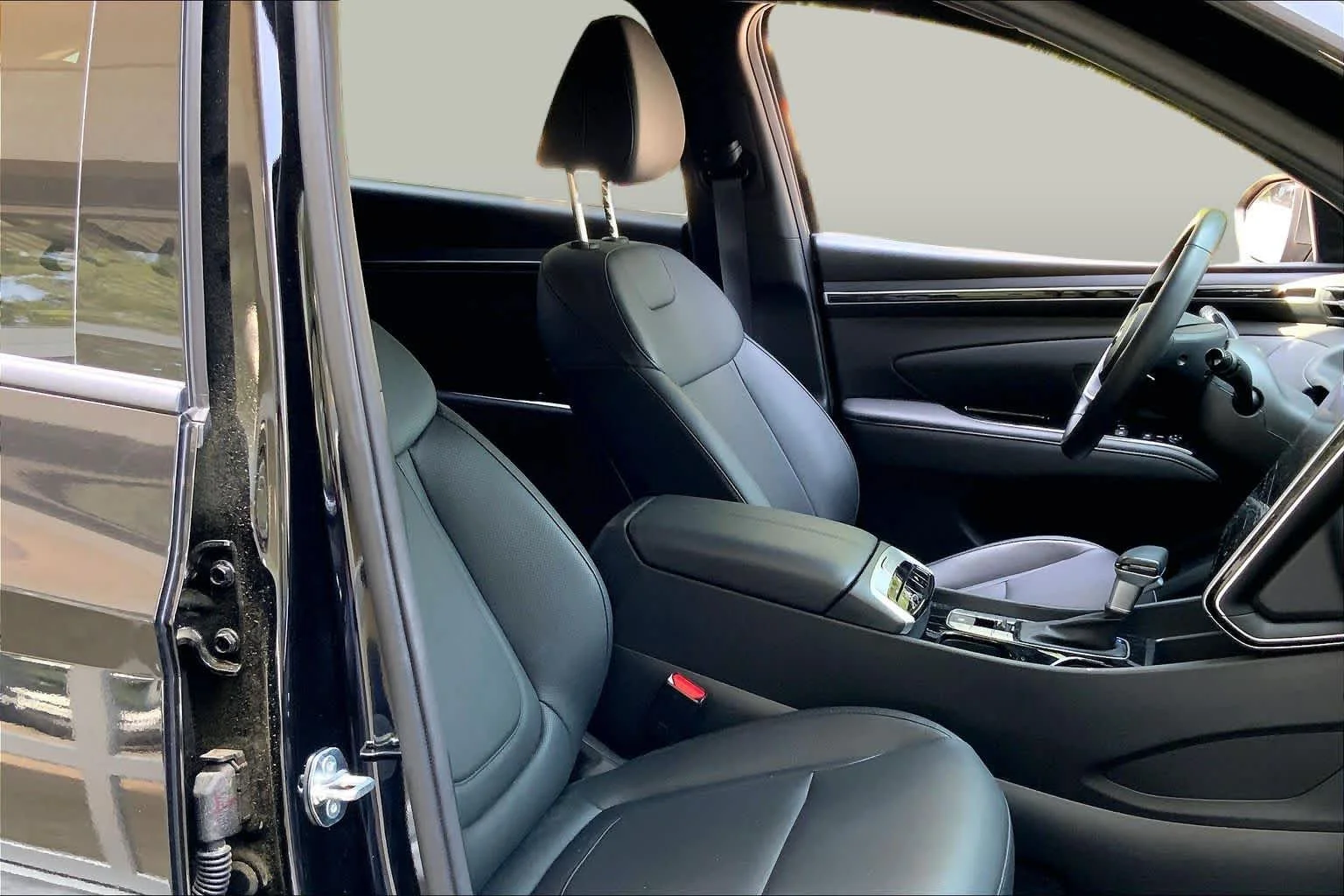 Used 2024 Black Pearl Hyundai XRT image 8