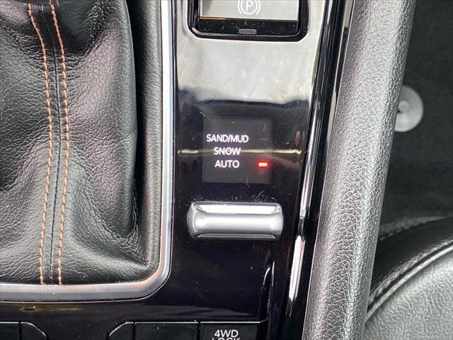 Used 2022 Bright White Clearcoat Jeep Limited image 13