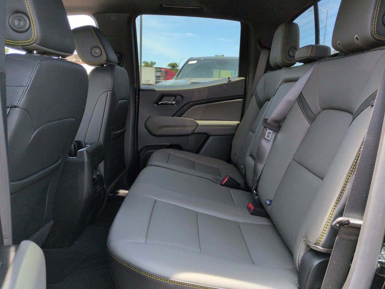2026 Chevrolet Colorado ZR2 - Photo 26