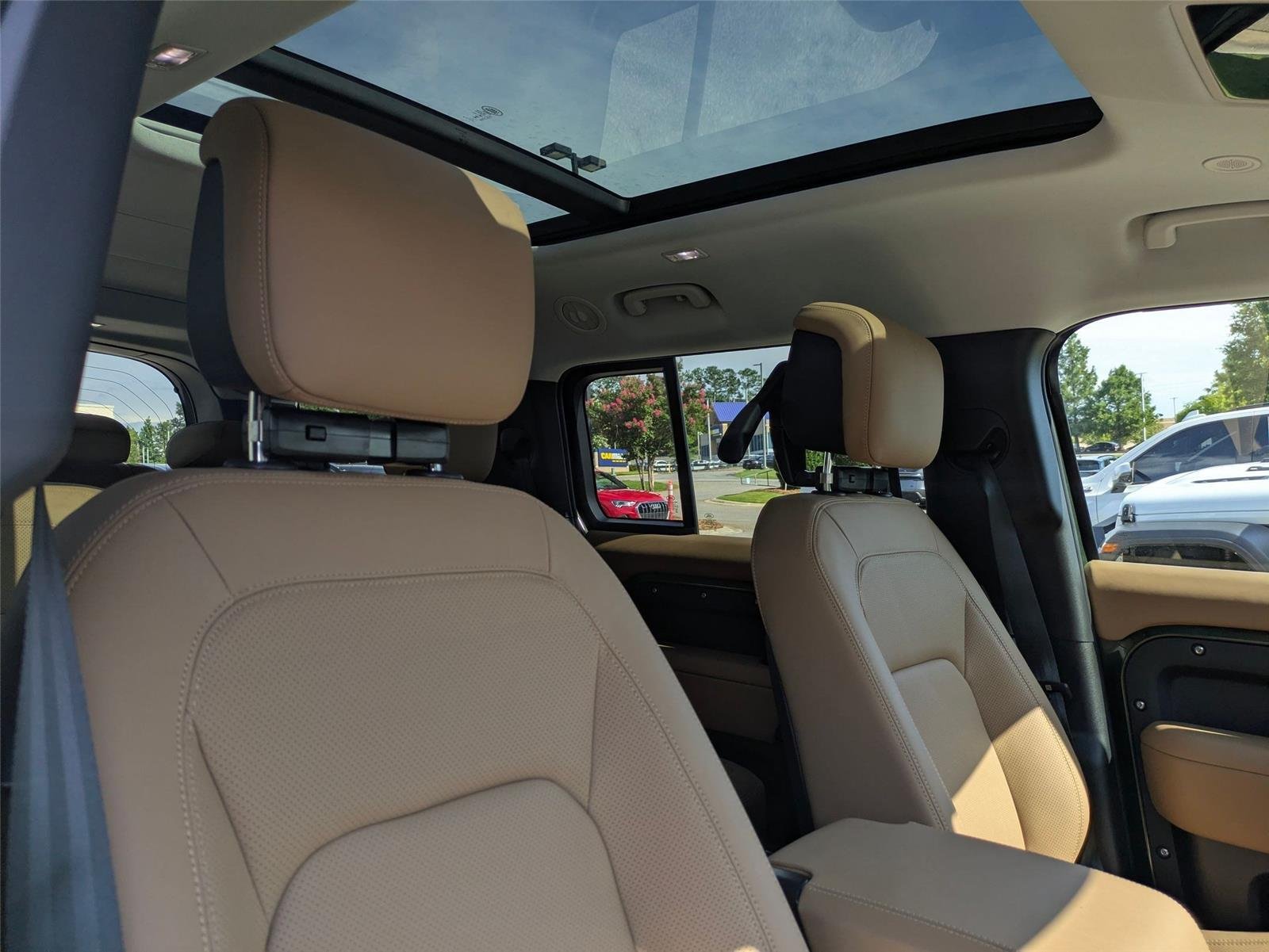 New 2026 Woolstone Green Land Rover S image 37