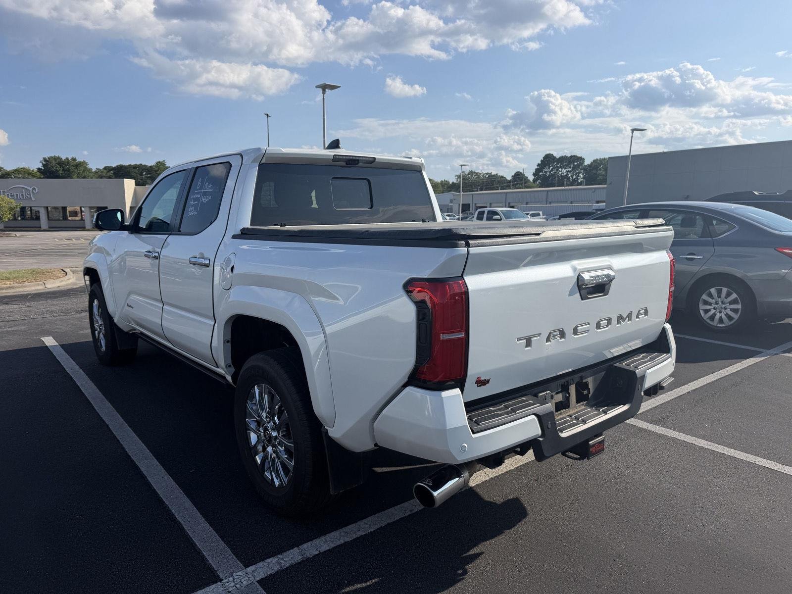 Used 2025 Wind Chill Pearl Toyota Limited image 7