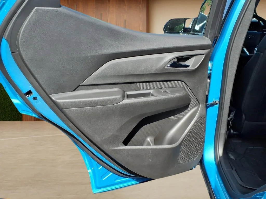 2027 Chevrolet Bolt RS - Photo 25