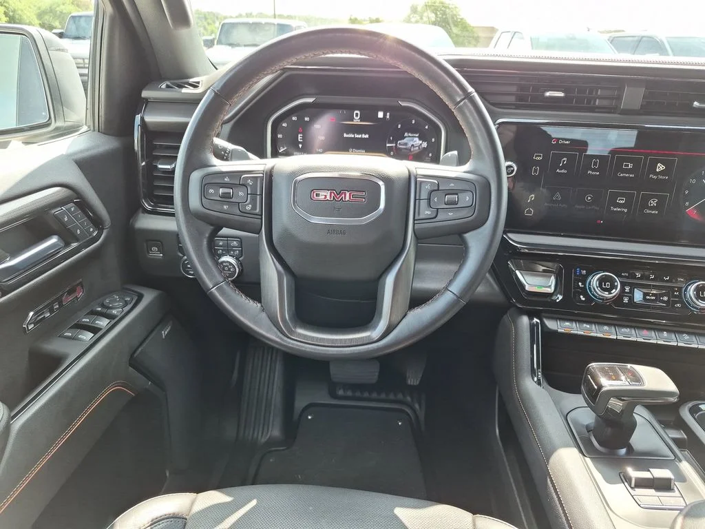 Used 2023 White GMC AT4 image 33