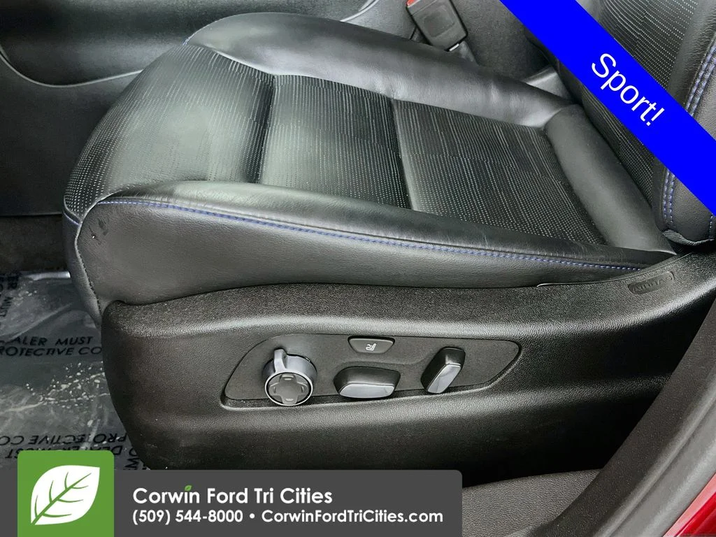 Used 2025  Cadillac Sport image 23