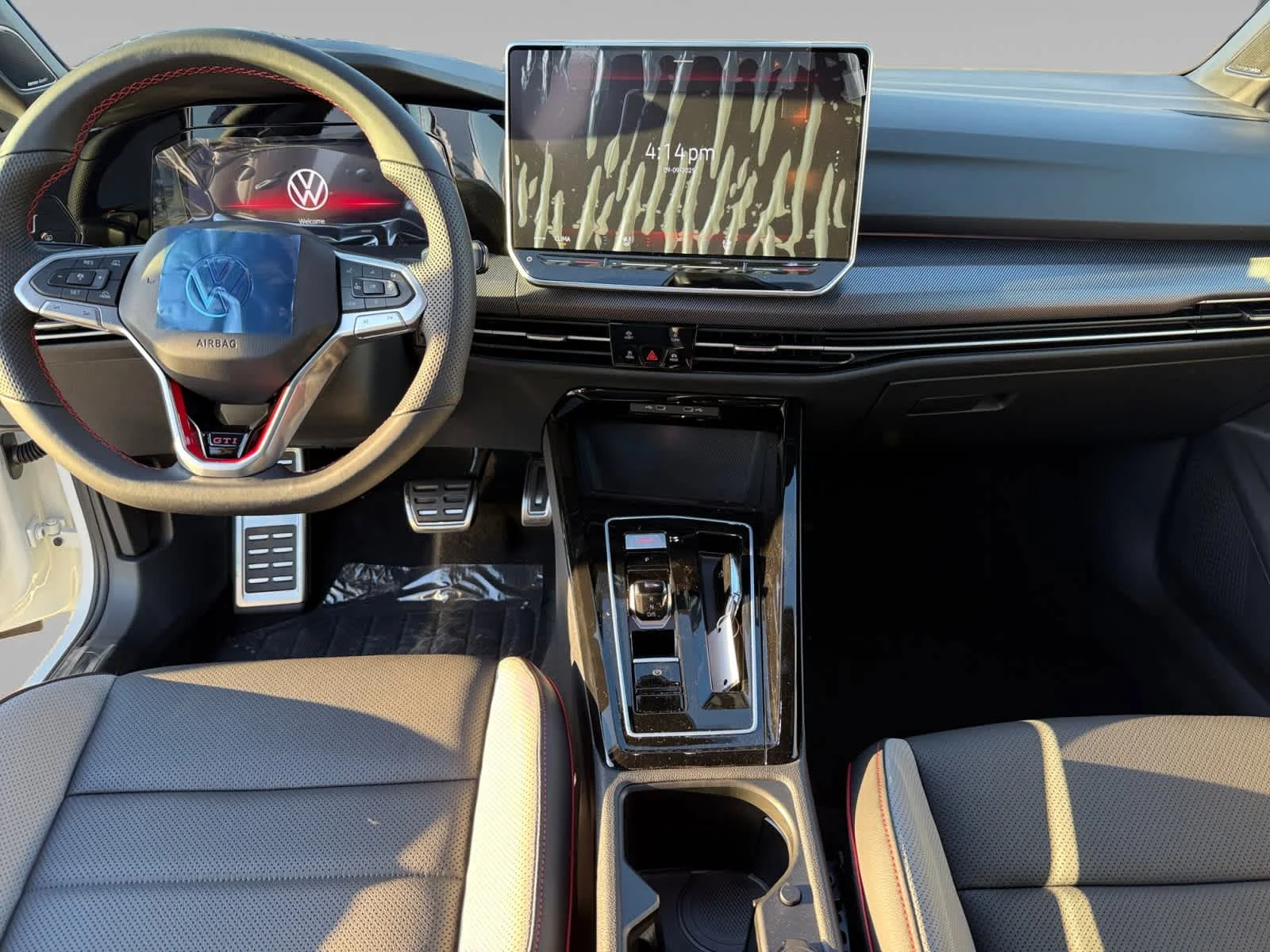 2025 Volkswagen Golf GTI SE - Photo 10