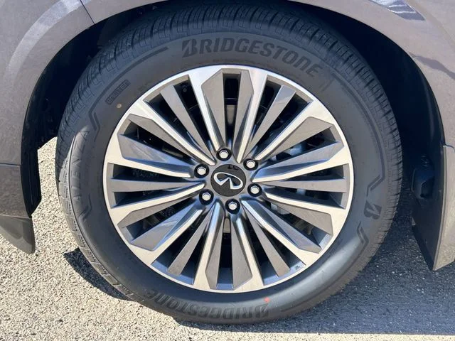2026 INFINITI QX80 Luxe - Photo 10