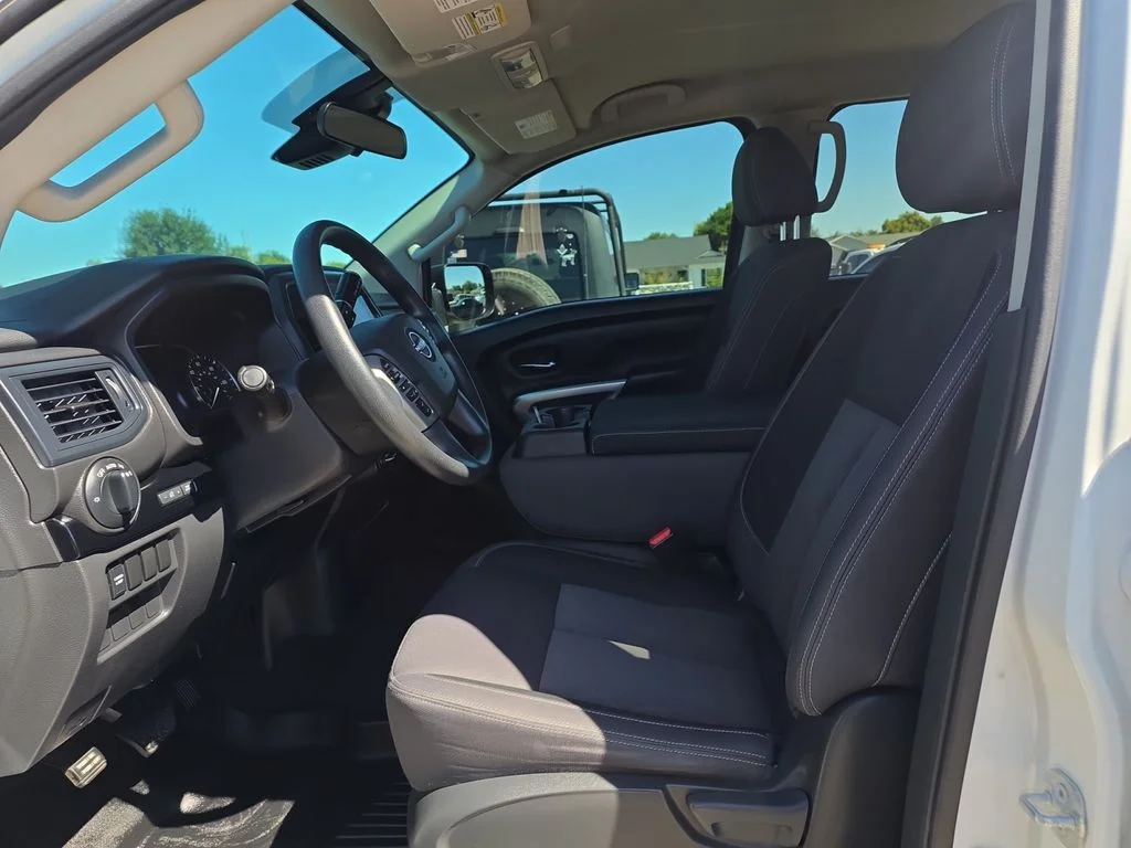 Used 2023 Glacier White Nissan SV image 17