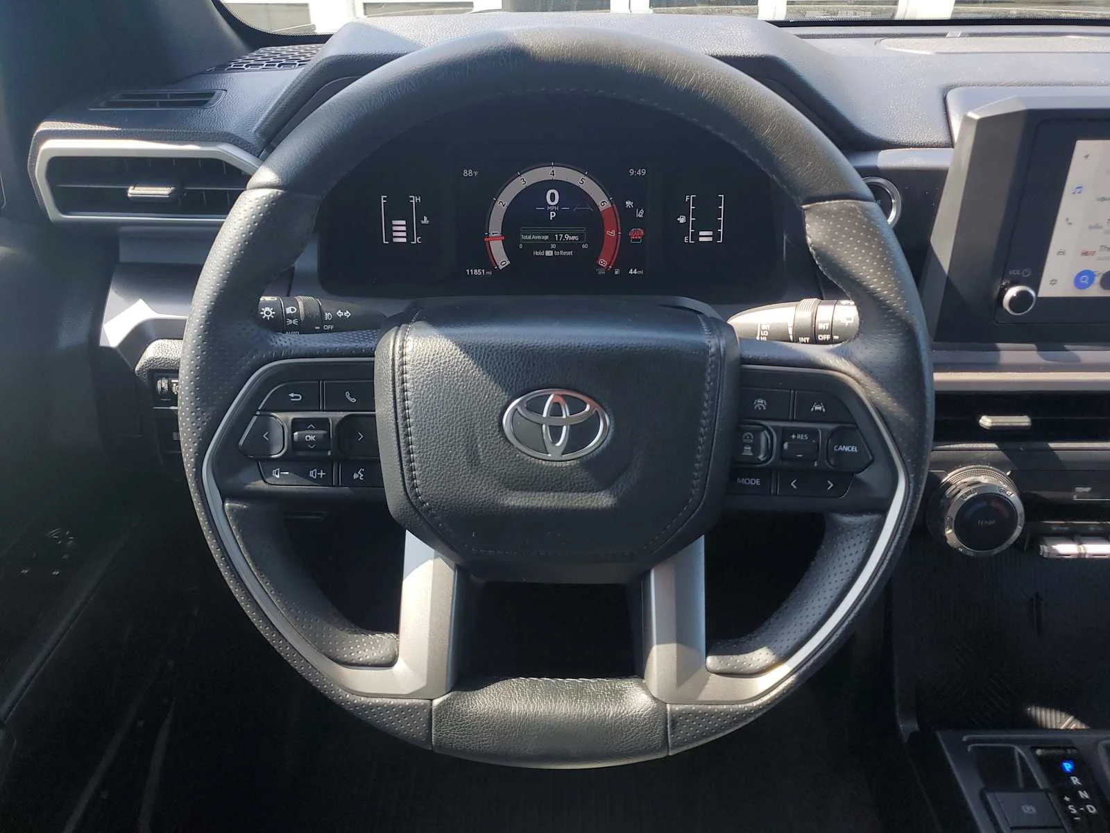 Used 2025  Toyota SR5 image 16