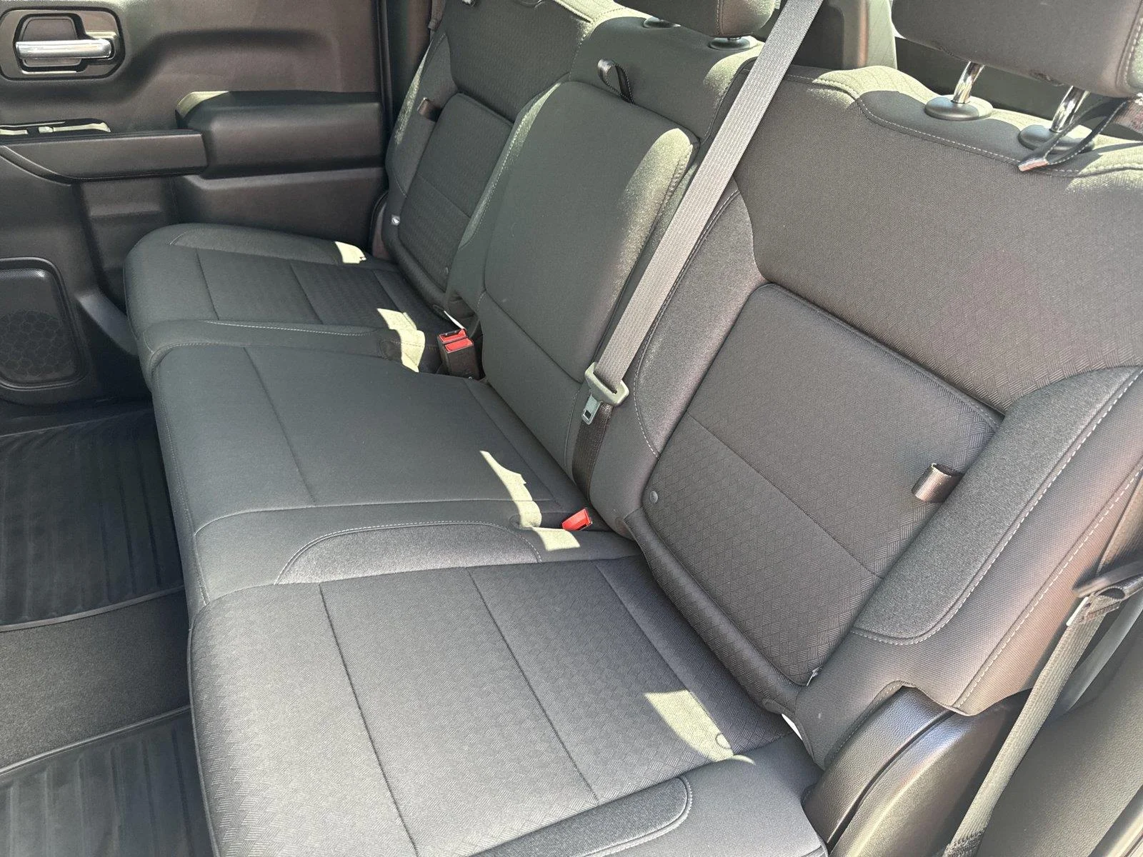 Used 2022 Summit White Chevrolet Custom image 31