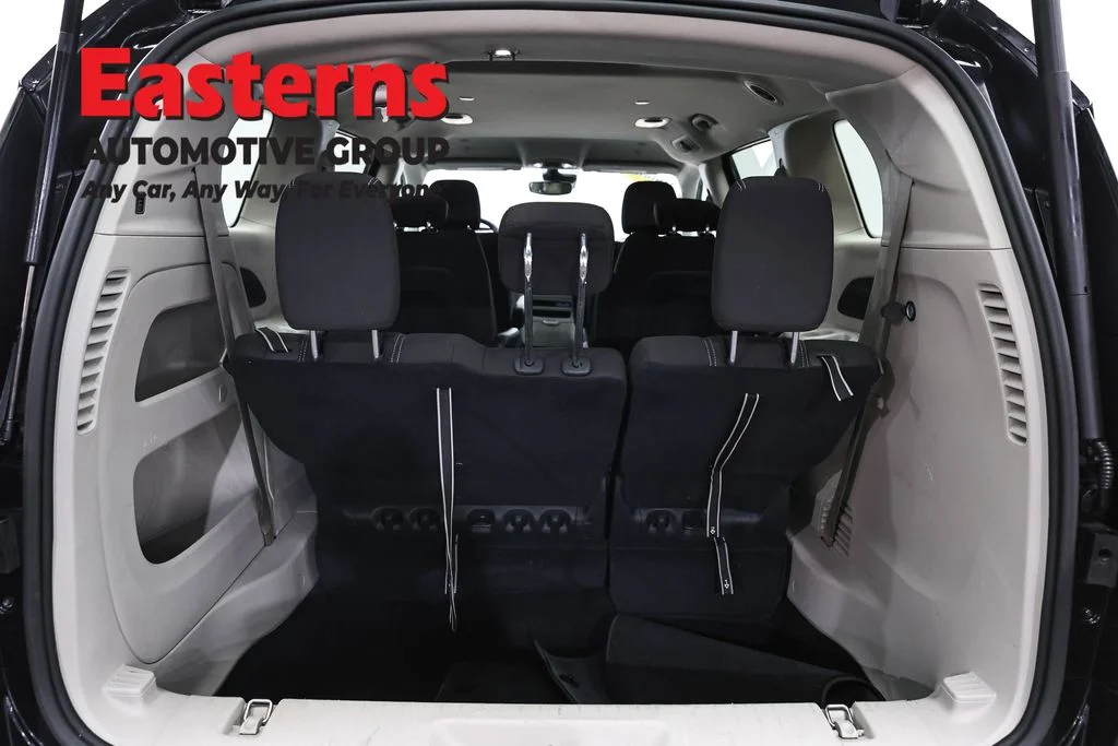 Used 2024 Black Chrysler LX image 9