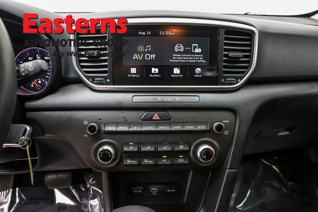 Used 2022 White Kia LX image 11