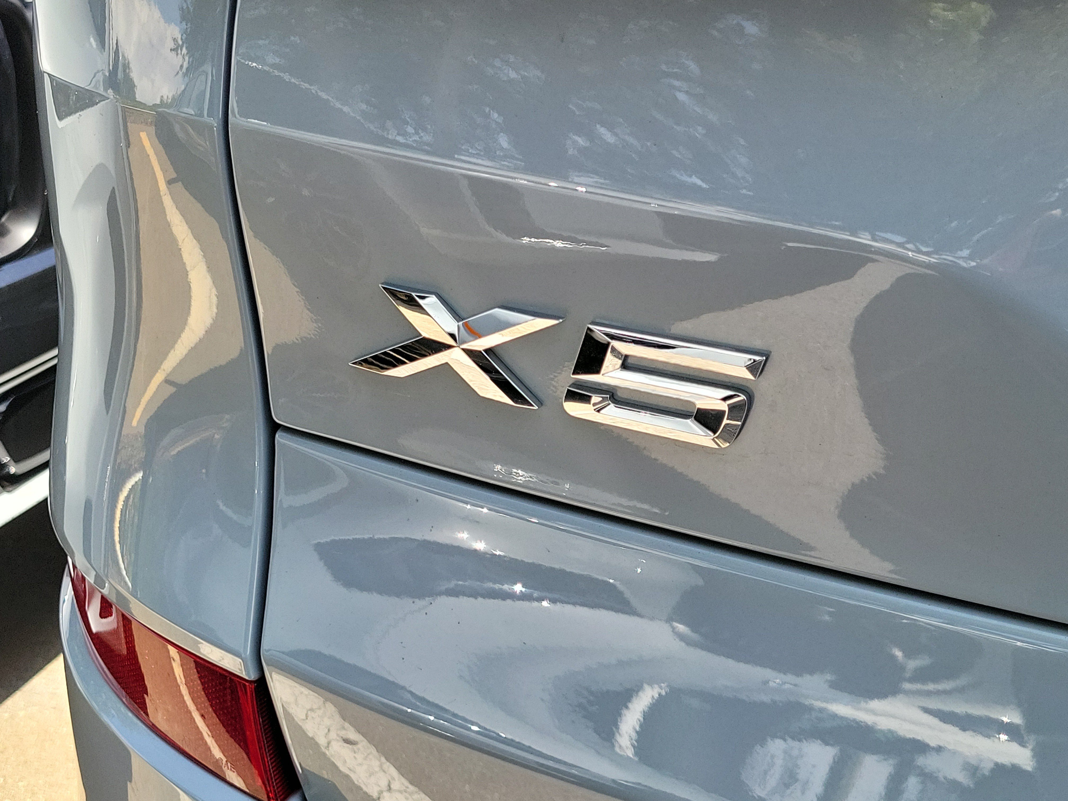 New 2026 Brooklyn Grey Metallic BMW sDrive40i image 7