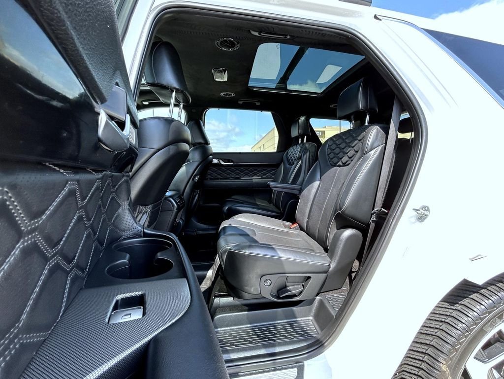 Used 2021 White Hyundai Calligraphy image 22